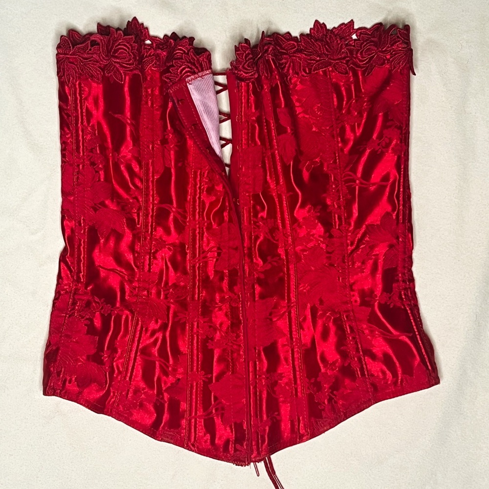 Glamorous Red Strapless Corset
